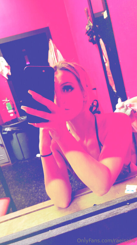 Raeisaho actrice érotique des photos