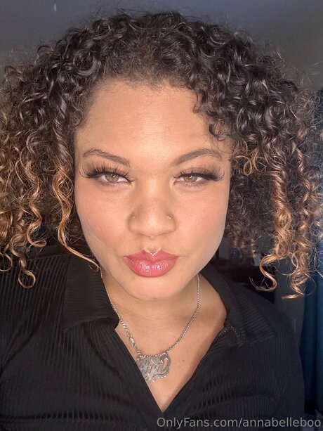 Annabellebooo étoile xxx galerie