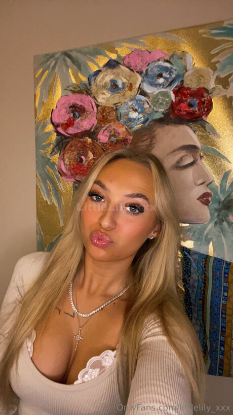 Littlelily Xxx actrice de grande qualité des photos