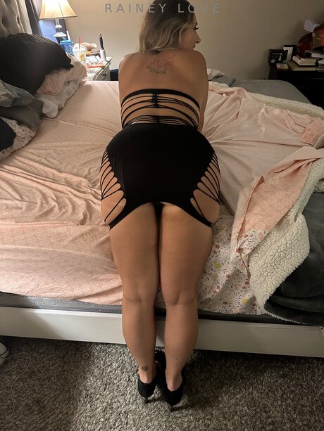 Raineylovesyou actrice chaude galerie