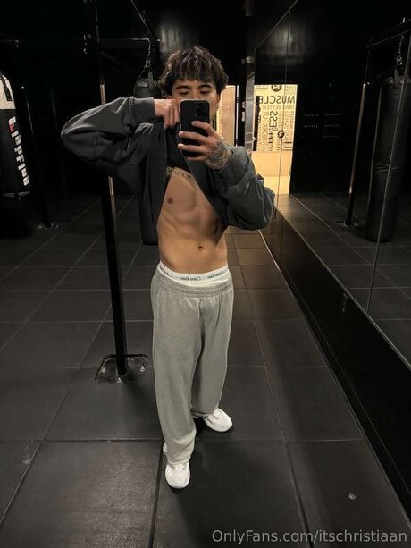 Itschristiaan modèle exclusif photos