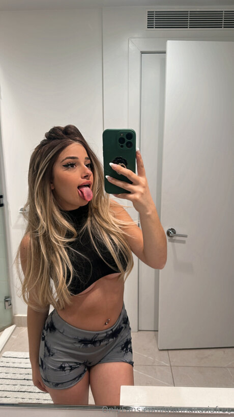 Giannaxariafree modèle sympa galerie