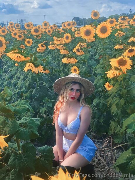 Chubby Mia actrice artistique galerie