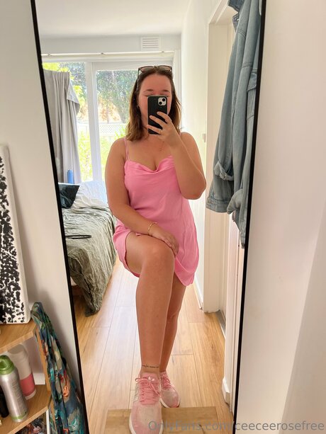 Ceeceerosefree modèle nu des photos