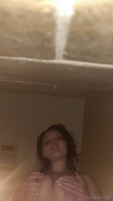 Foxxyroxxy96 nus de stars du porno image