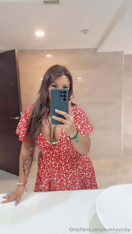 Sunnyvicky modèle joli des photos