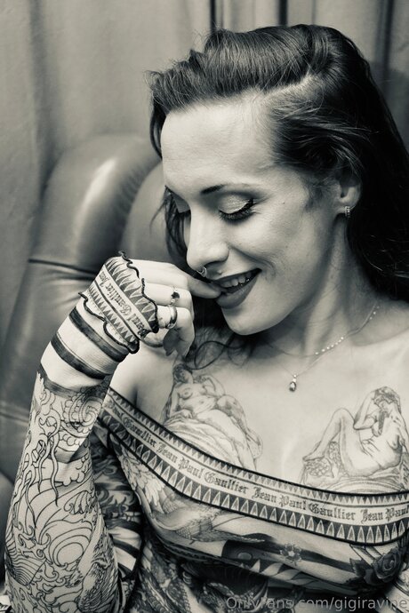 Gigiravine étoile adulte des photos