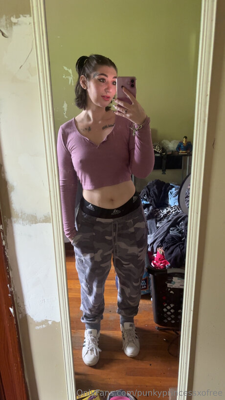 Punkyprincessxofree star du porno adulte des photos