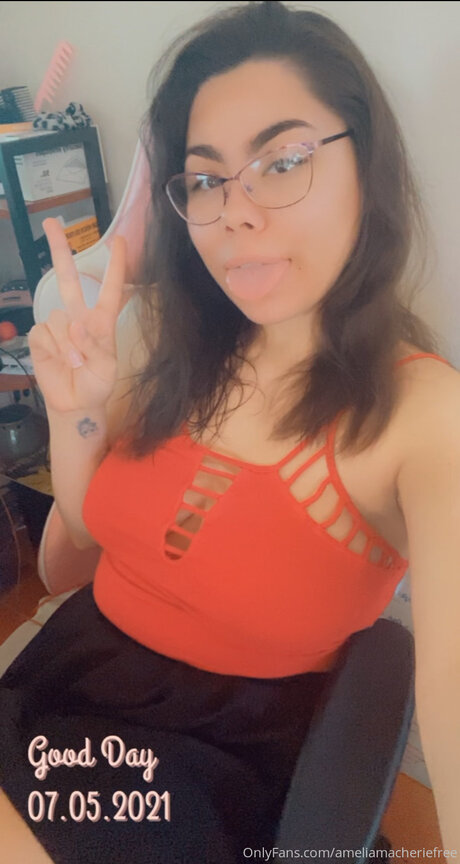 Ameliamacheriefree étoile érotique photos