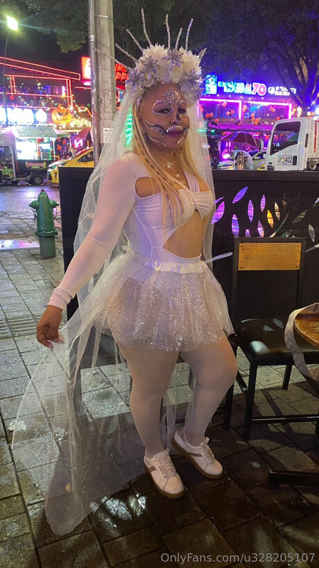 U328205107 modèle hd des photos