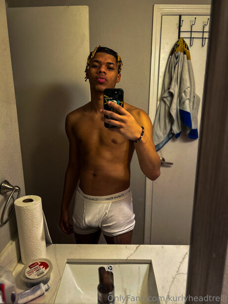 Kurlyheadtrelll modèles nus photo