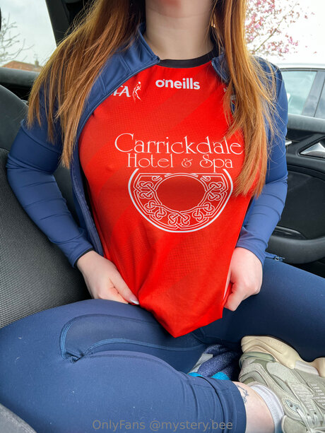 Mystery Bee actrice exclusive des photos