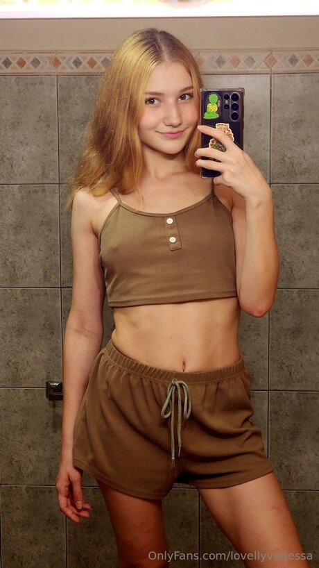 Norrisvanessa modèle chaud img