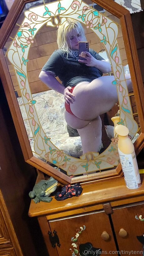 Tinytenn actrice pornographique img