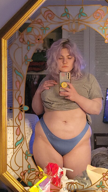 Tinytenn actrice pornographique img