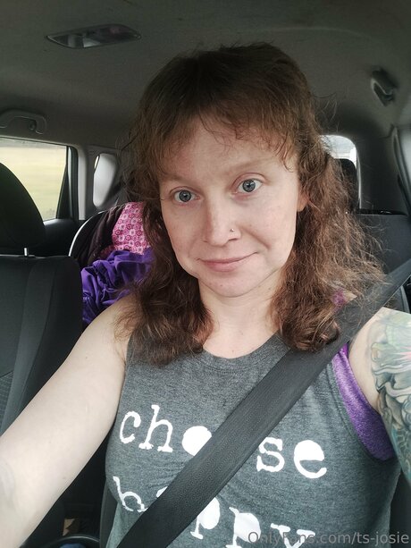 Ts Josie modèle sexy photos