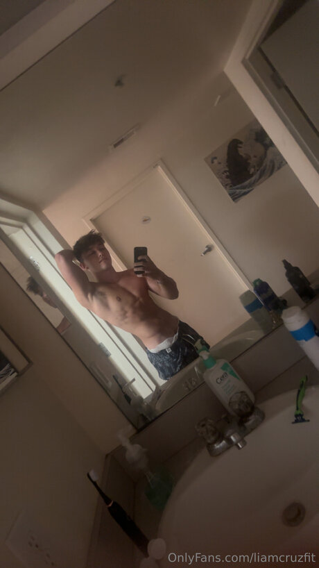 Liamcruzfit haut étoile archive