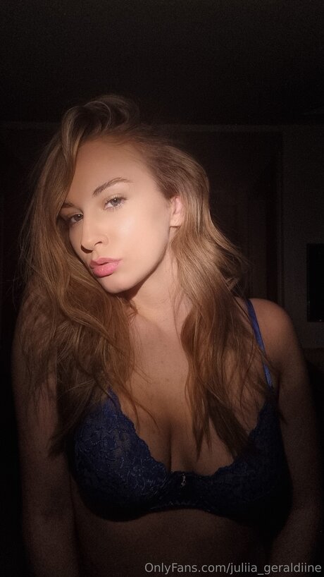 Juliia Geraldiine étoile exclusive image