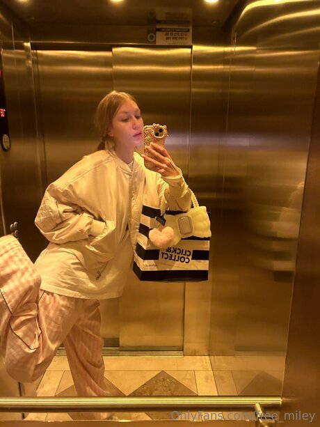 Catie Free haut de star du porno collection