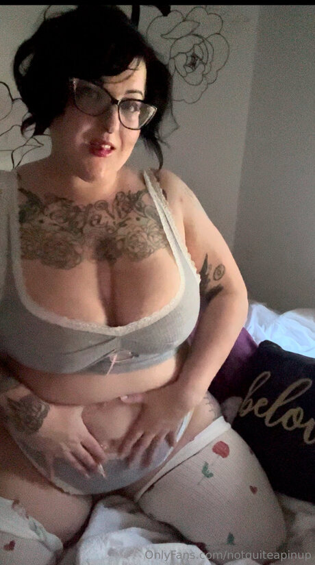 Notquiteapinup star du porno gratuit photo