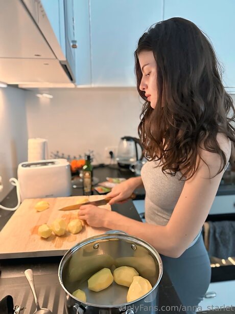 Anna Starlet star du porno gratuit images