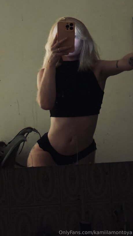 Kamiilamontoya star du porno hd des photos