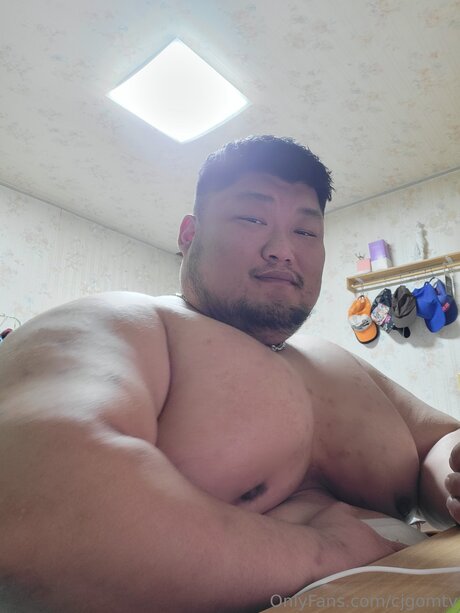 Cjgomtv modèle exclusif des photos