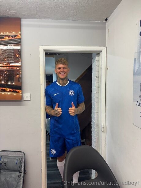 Urtattooedboyf nus étoiles image