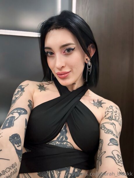 Sarah Blackk modèle porno collection