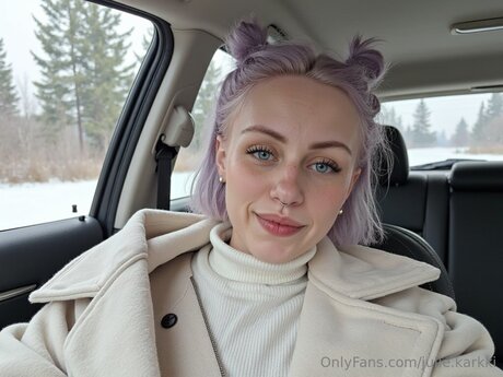 Julie Karkki star du porno adulte galerie