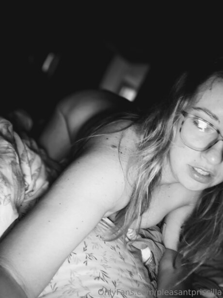 Pleasantpriscilla modèle nu des photos