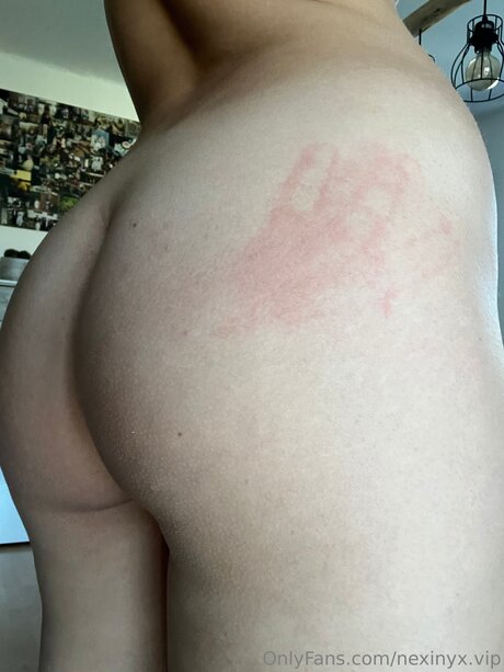 Nexinyx Vip étoile érotique photos