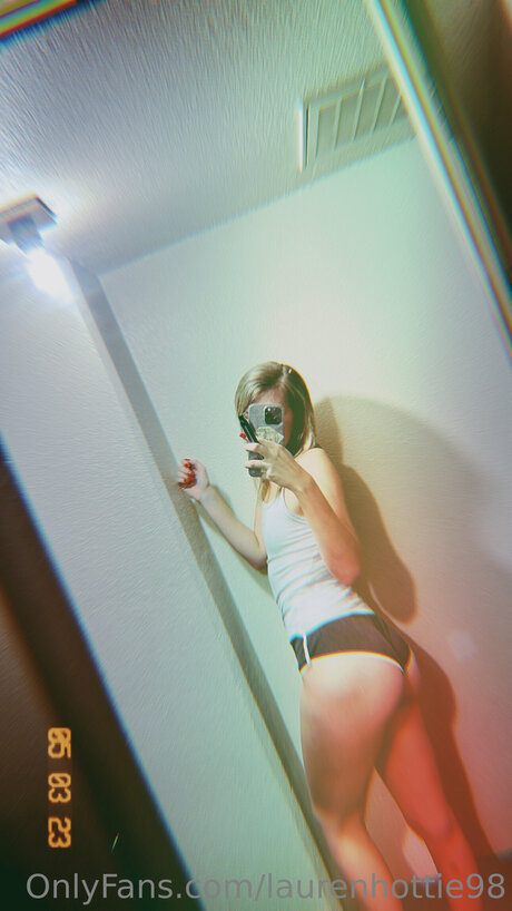 Laurenhottie98 modèle chaud image