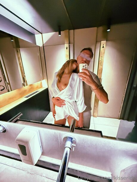 Kisseride modèle xxx galerie