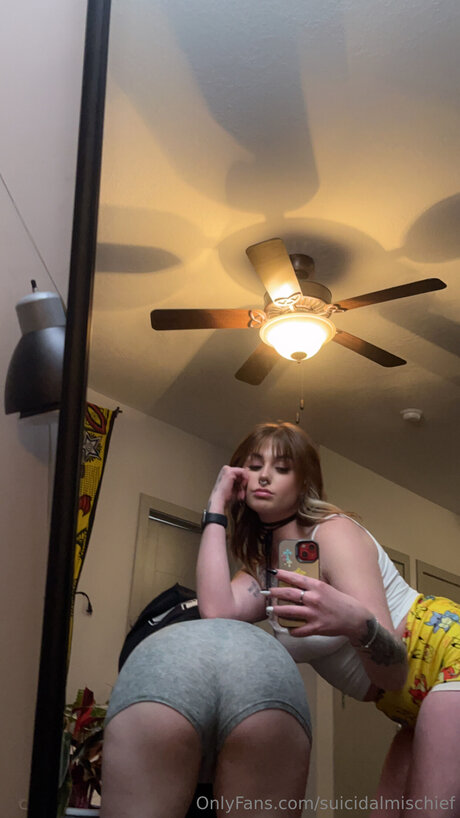 Suicidalmischief actrice galeries