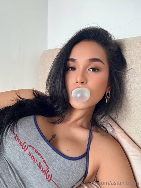 Asian Trans star du porno chaud images