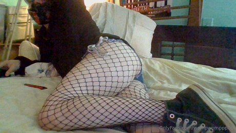 Wompwomppp00 étoile nue images