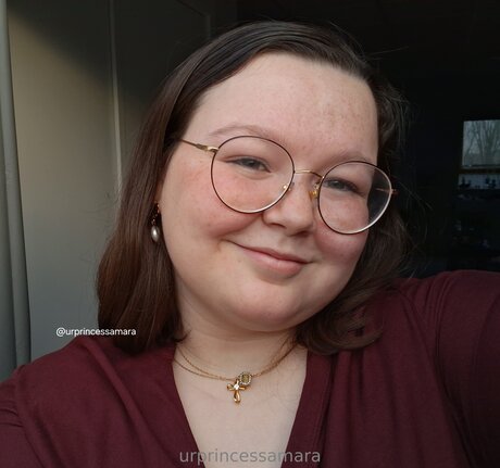 Urprincessamara actrice chaude galeries