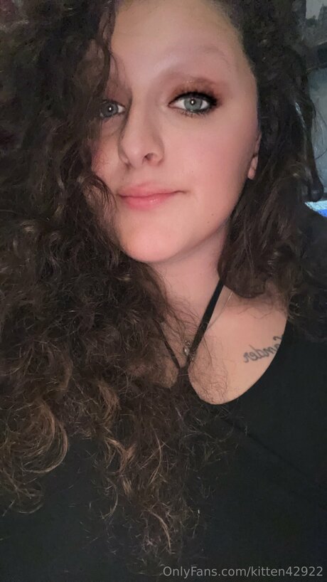Kitten42922 star du porno en haute qualité photo