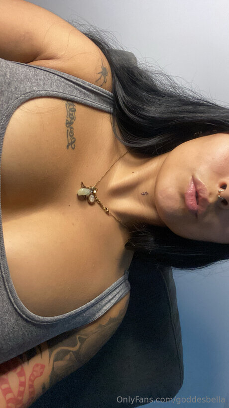 Goddesbella actrice érotique galerie