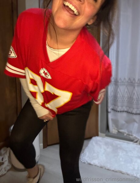 Crimsonmusewildfrisson modèle chaud image