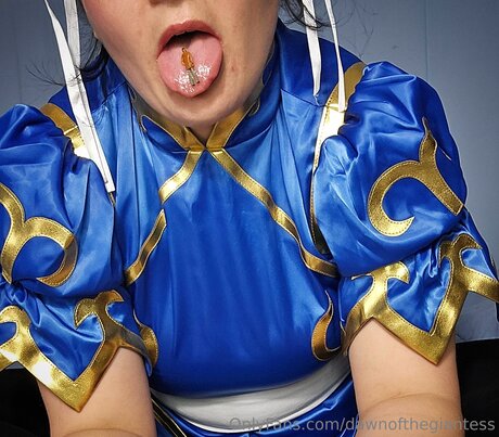 Dawnofthegiantess modèle xxx images