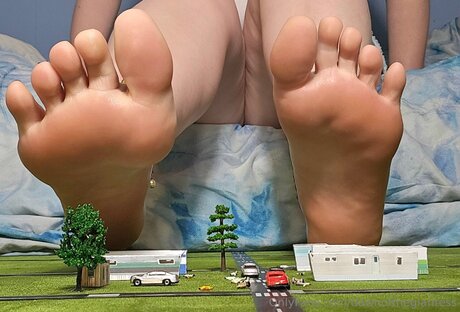 Dawnofthegiantess modèle chaud images