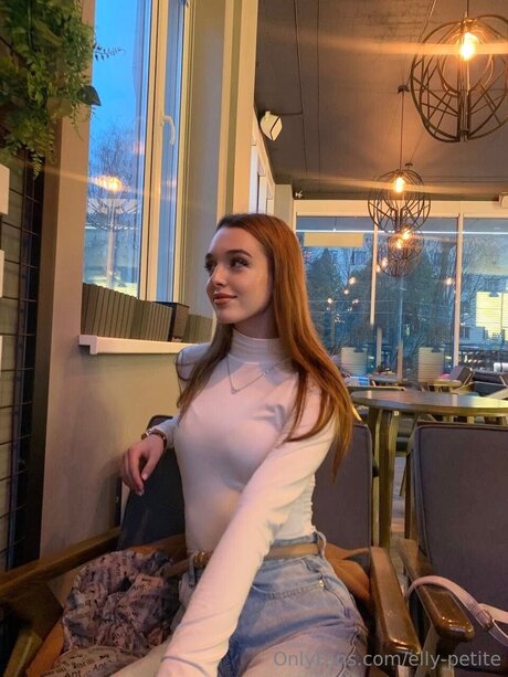 Elly Petite actrice exclusive images