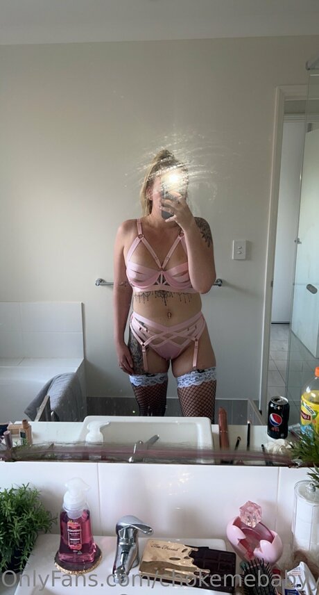 Chokemebabyy Free étoile sympa galerie