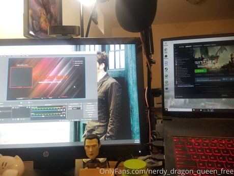 Nerdy Dragon Queen Free modèle chaud des photos