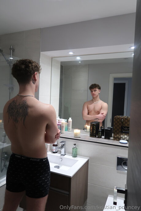 déshabillage onlyfans pornographique exclusif images