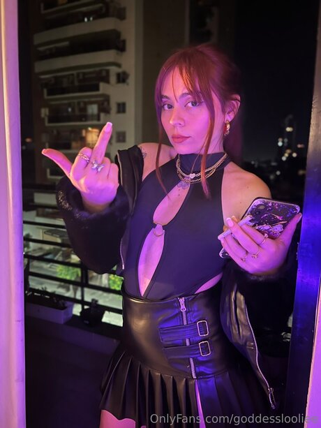 Goddesslooliee modèle magnifique img