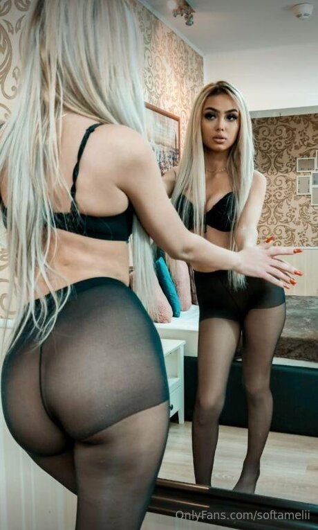 Softamelii étoile sexy photo