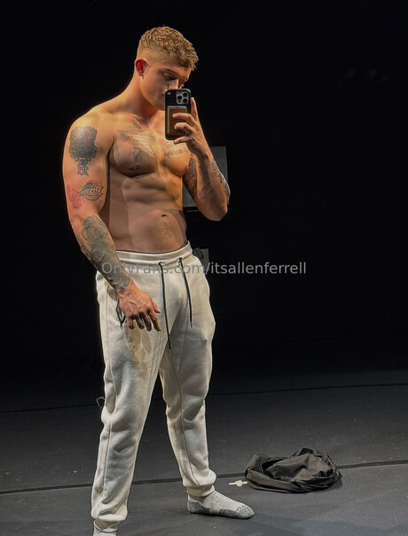 Itsallenferrell modèle magnifique galeries